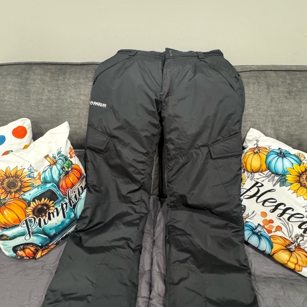 Magellan men’s snow pants EUC size medium